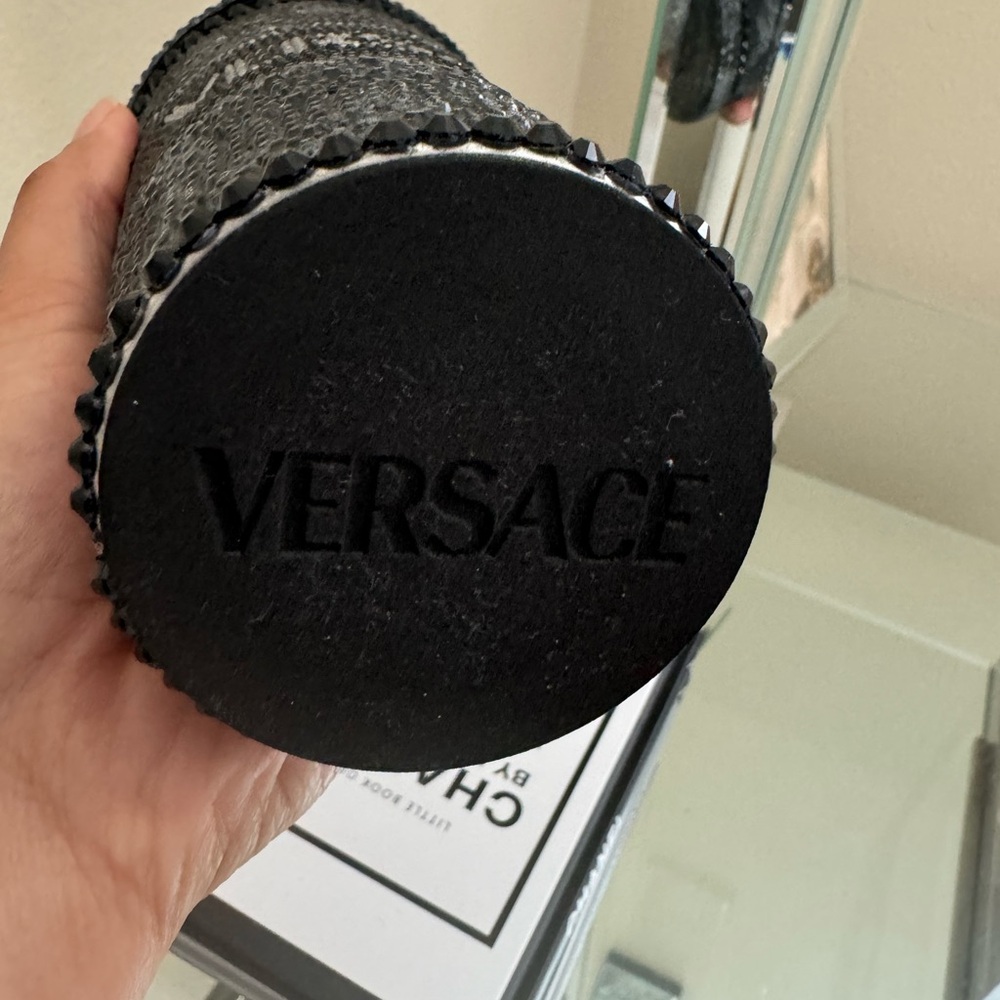 Versace (Authentic) Travel mug - Picture 4 of 5